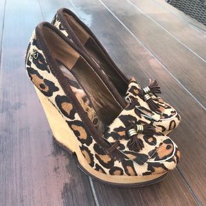 ⬇️ $60 Sam Edelman Wesley leopard calf fur wedge
