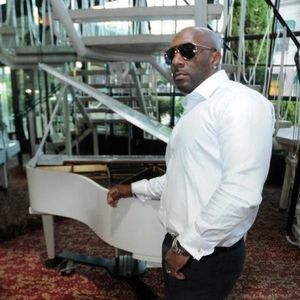 Meet your Posher, Dee