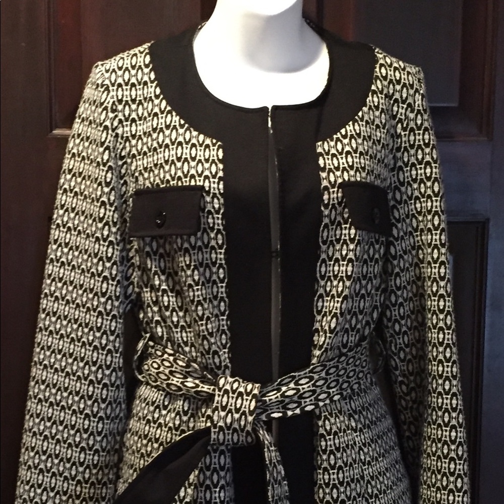 A. Giannetti B&W Knit jacket w hook closures SzMed