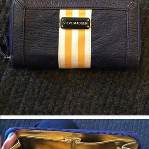 Steve Madden wallet