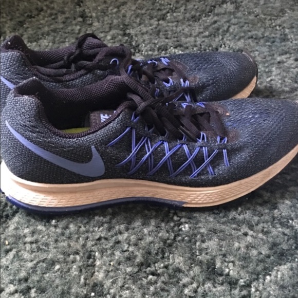 Nike tennis shoes - Picture 1 of 1