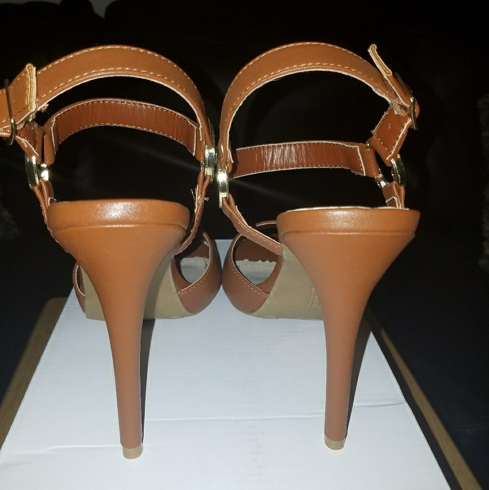 NWOT Heels - Picture 3 of 4