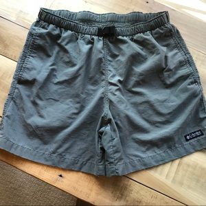 Columbia women’s hiking shorts green