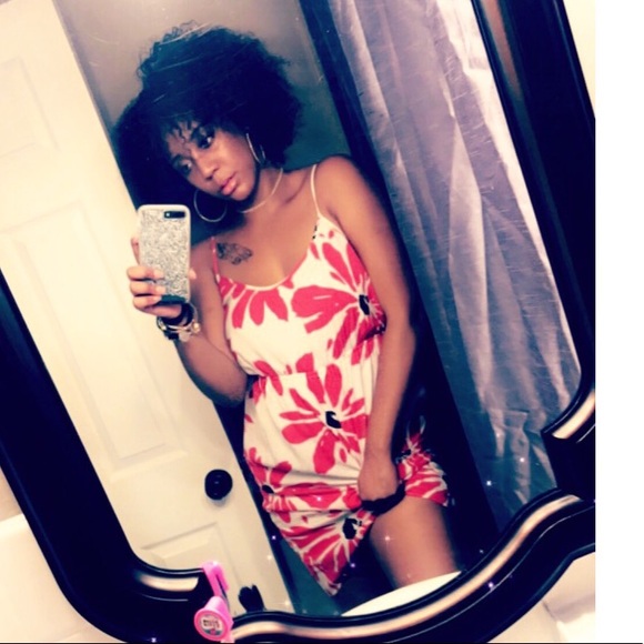 Meet Your Posher - Picture 6 of 8