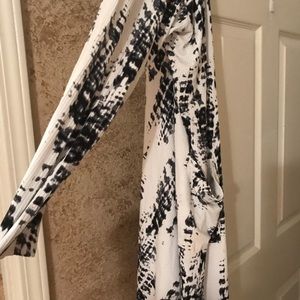 Black & White Tie Dyed Sarah