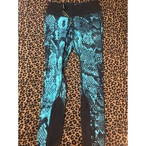 Nike snakeskin dri-fit leggings