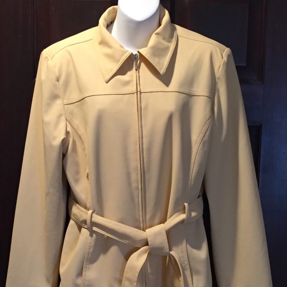 Yellow JLC Rain Jacket w belt Waterproof Sz Med