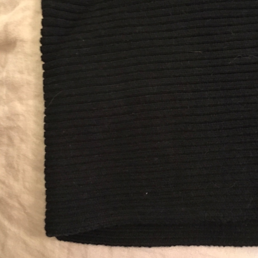 Alfanii - Silver/Black Colorblock Knit Sweater - Picture 6 of 8