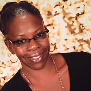 Meet your Posher, Angela