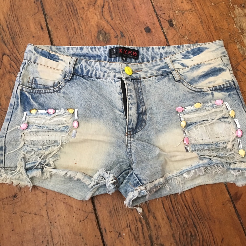 X . Y . F . B jeans shorts. ❤️👛👠