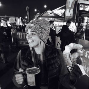 Meet your Posher, Caitlin