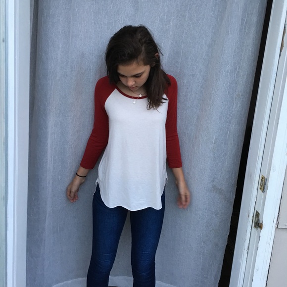 American Eagle Extra Soft T-shirt - Picture 2 of 3