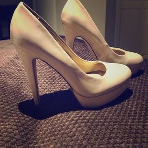 Guess, beige 4 inch high heels
