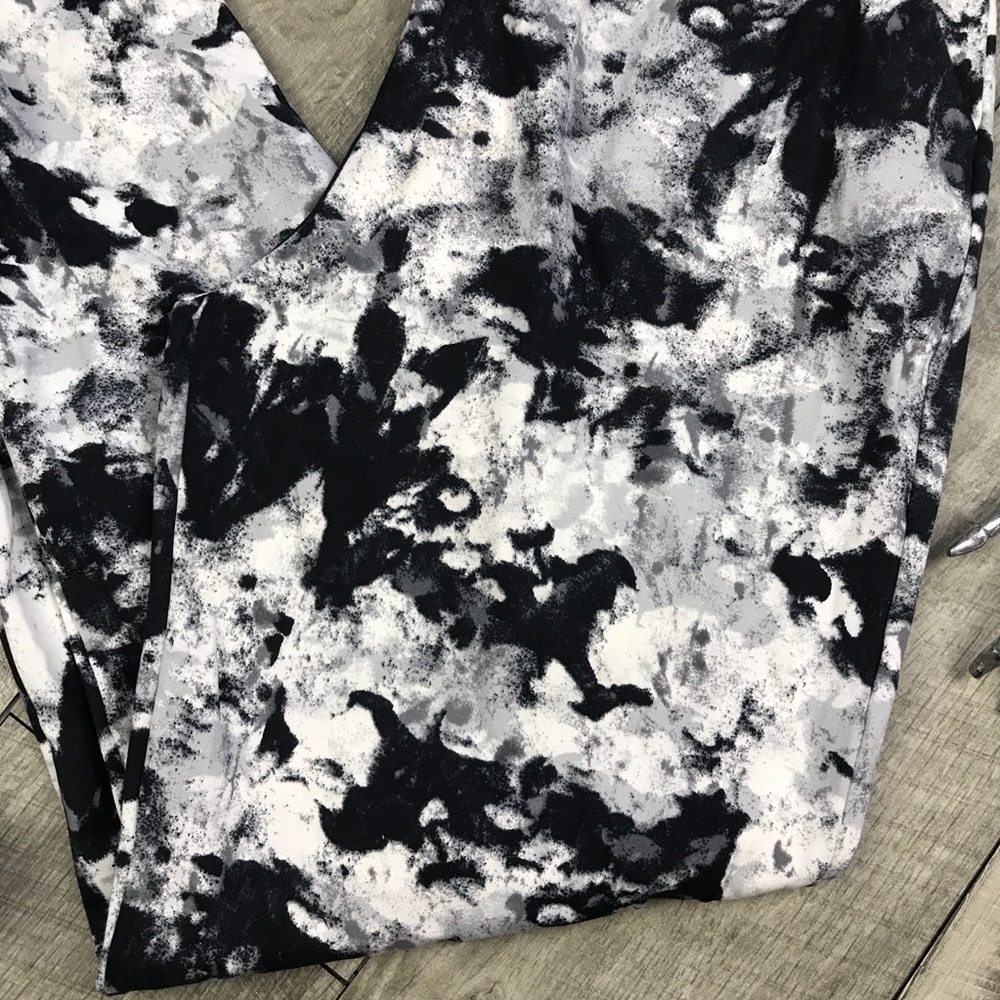 Butter Soft Black white tye dye joggers w pockets - Picture 2 of 7