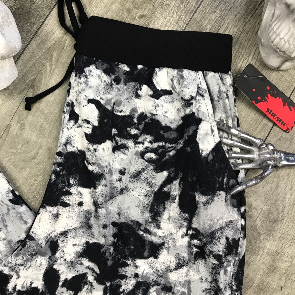 Butter Soft Black white tye dye joggers w pockets - Picture 3 of 7