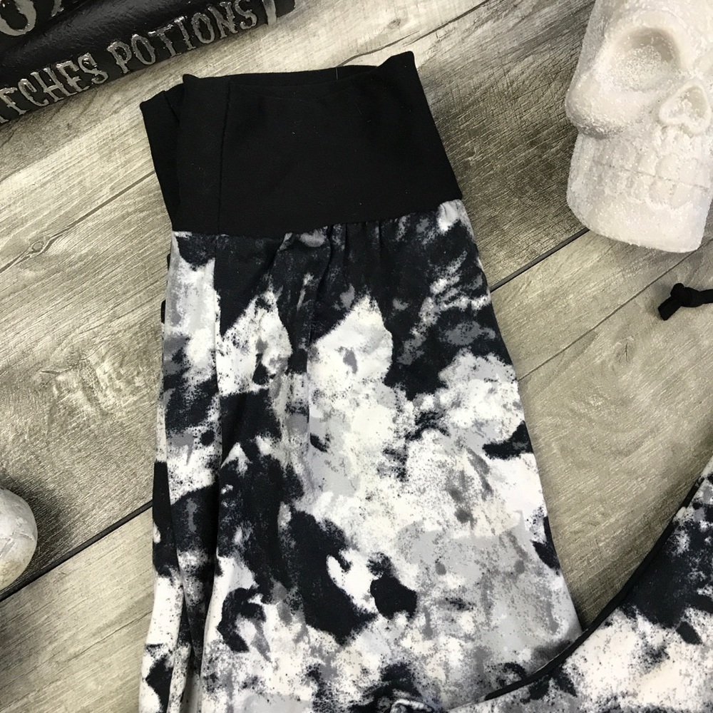 Butter Soft Black white tye dye joggers w pockets - Picture 4 of 7