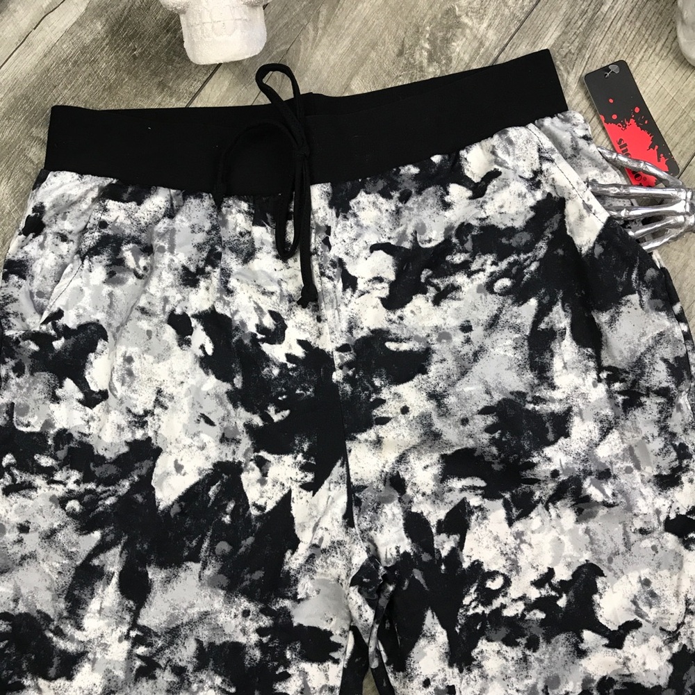 Butter Soft Black white tye dye joggers w pockets - Picture 5 of 7