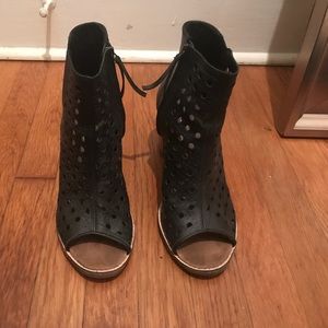 Toms peep toe bootie