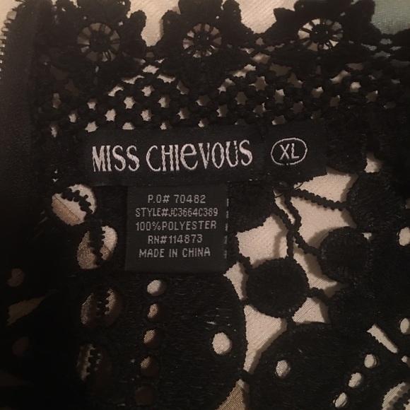 Beautiful black top - Picture 2 of 3