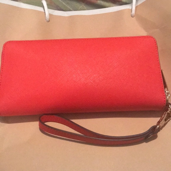 NWT Michael Kors Travel Continental Wristlet - Picture 6 of 8