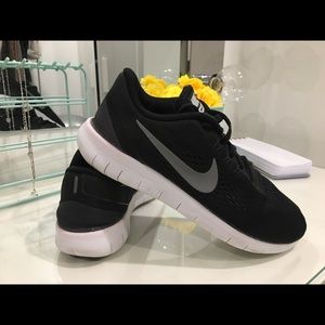 Nike FREE RN