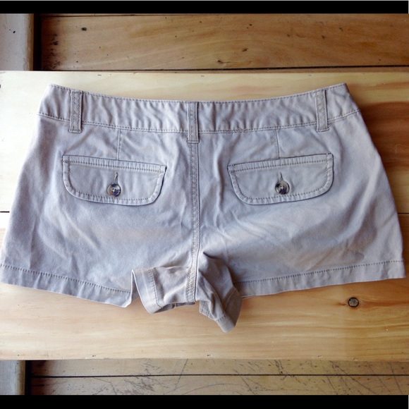 Mossimo juniors size 5 khaki shorts. - Picture 2 of 3