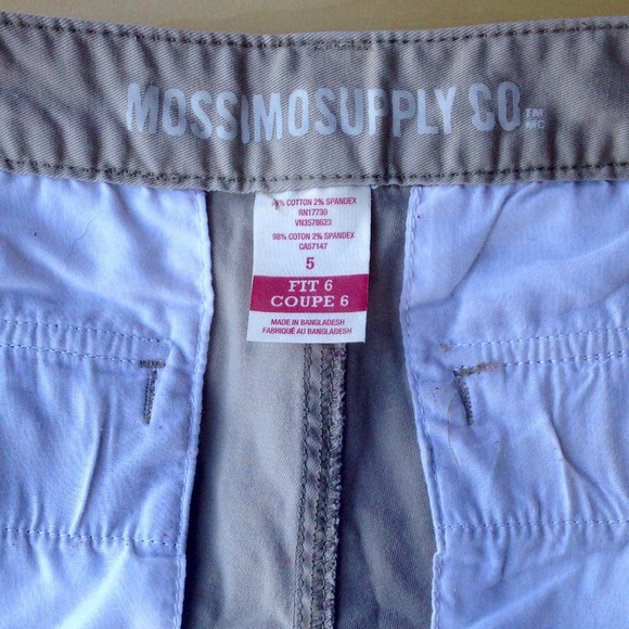 Mossimo juniors size 5 khaki shorts. - Picture 3 of 3