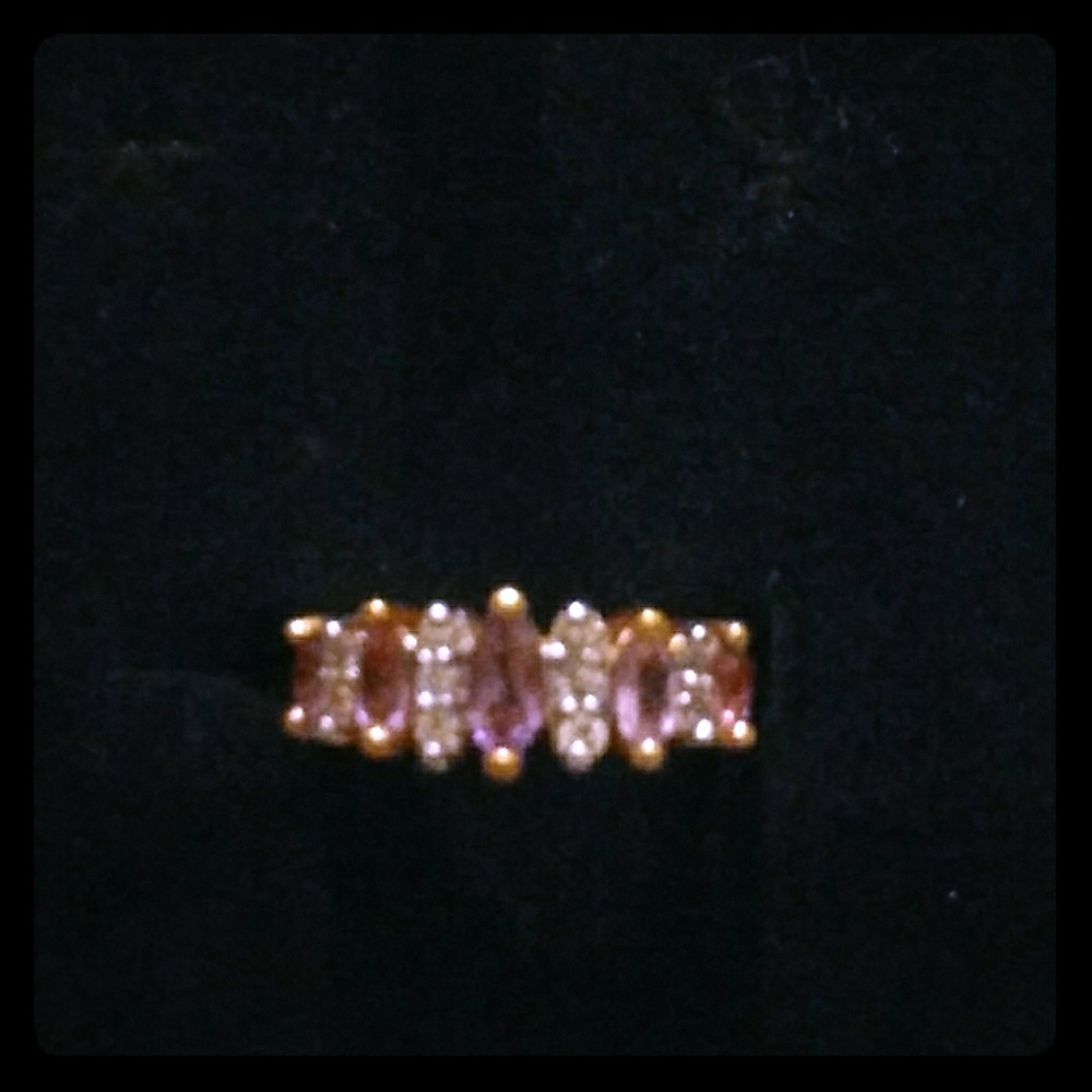 (SOLD)  Holsted Jewelers Genuine Amethysts Ring.