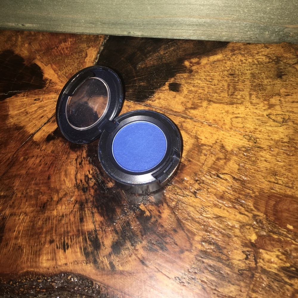 MAC eyeshadow - Picture 2 of 2