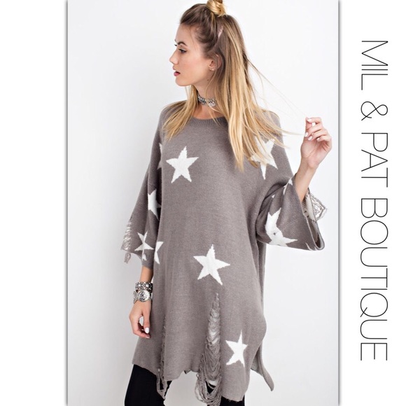 Sweaters - ➡️LAST ONE⬅️OVERSIZED DISTRESSED STAR SWEATER⭐️