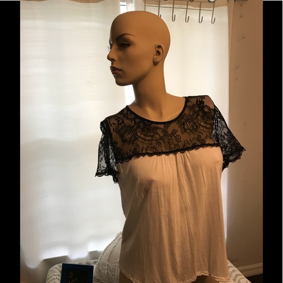 Big Discount!! Cotton On Dressy White/Black Top! - Picture 1 of 4