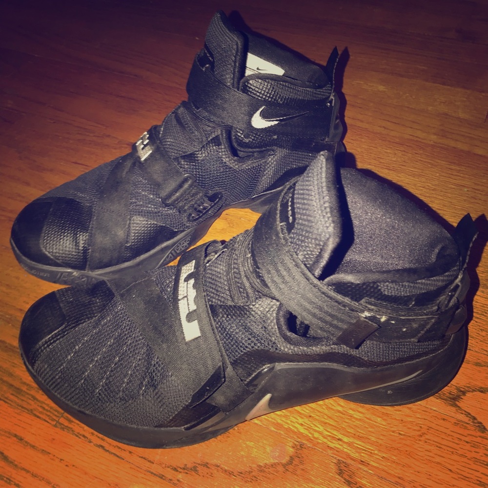 Nike LeBron Zoom Soldier 9 Blackout