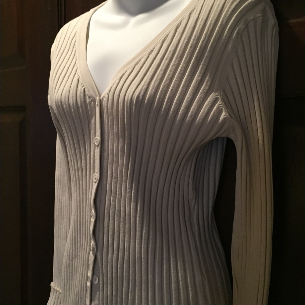 Tan WD NY ribbed cardigan, button Front L fits M
