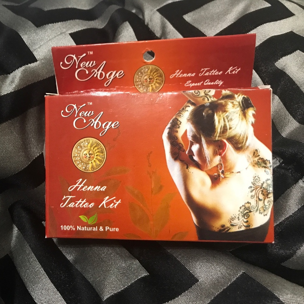 Henna tattoo kit
