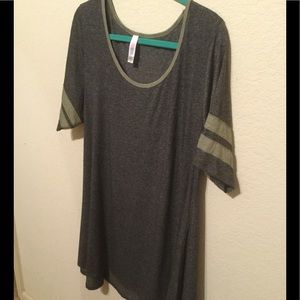 Charcoal and sage Perfect T NWOT