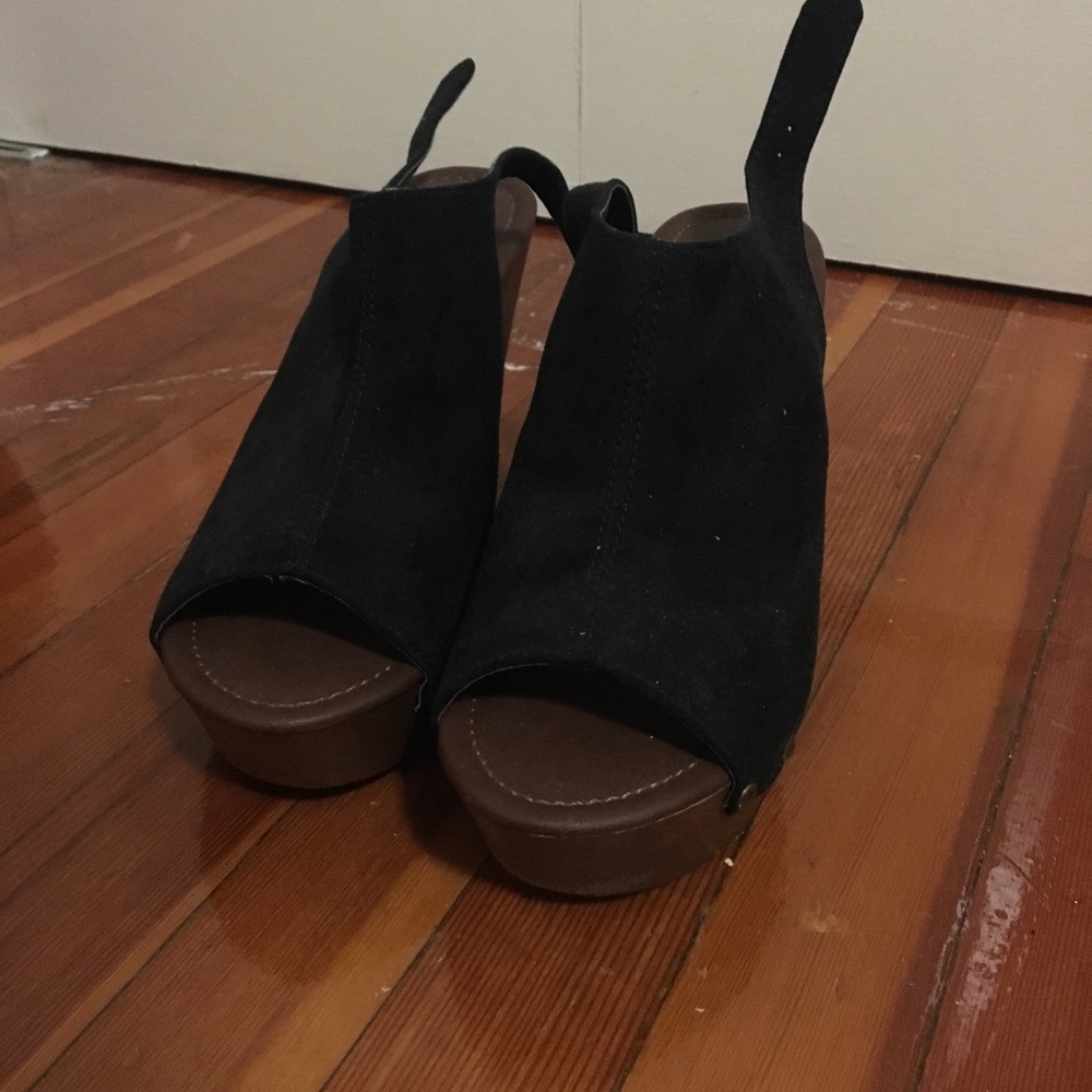 Target black wedges
