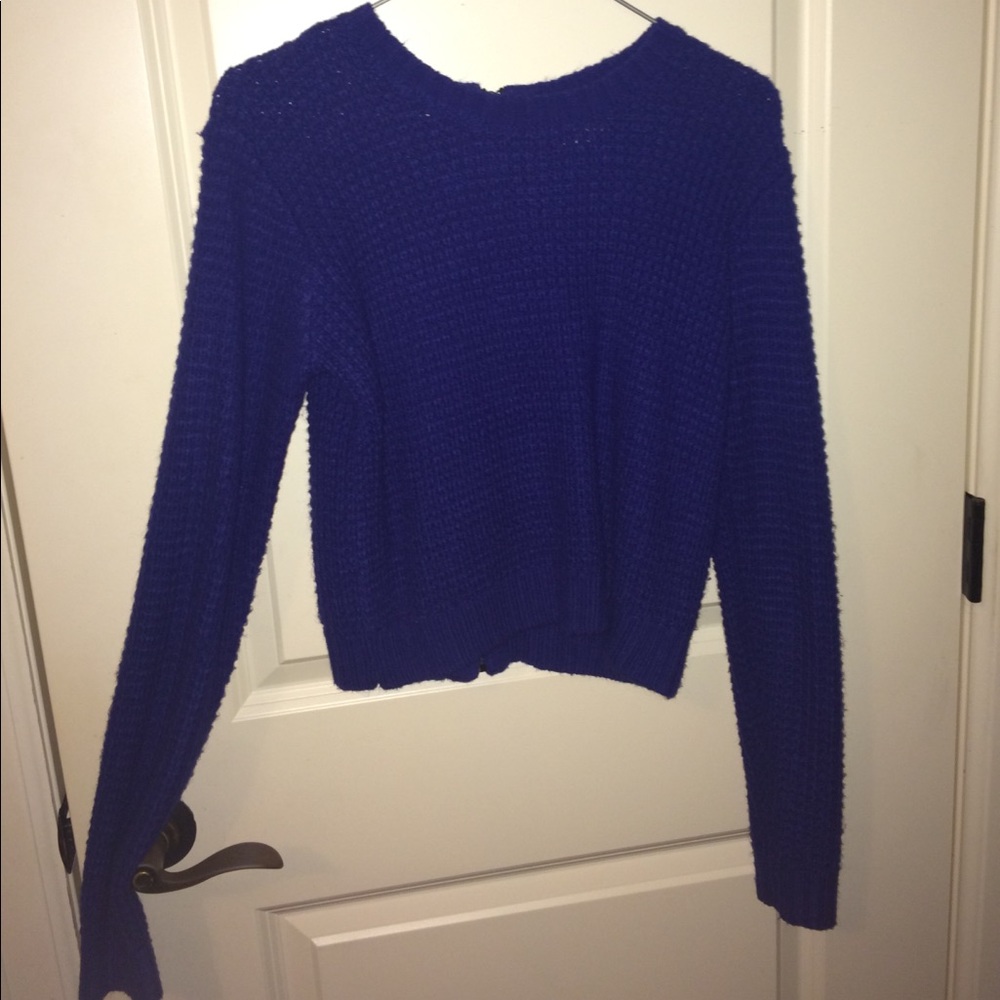 Cropped blue waffle-knit sweater