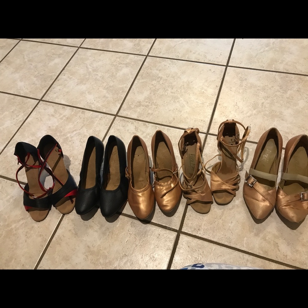 Ballroom dance shoes