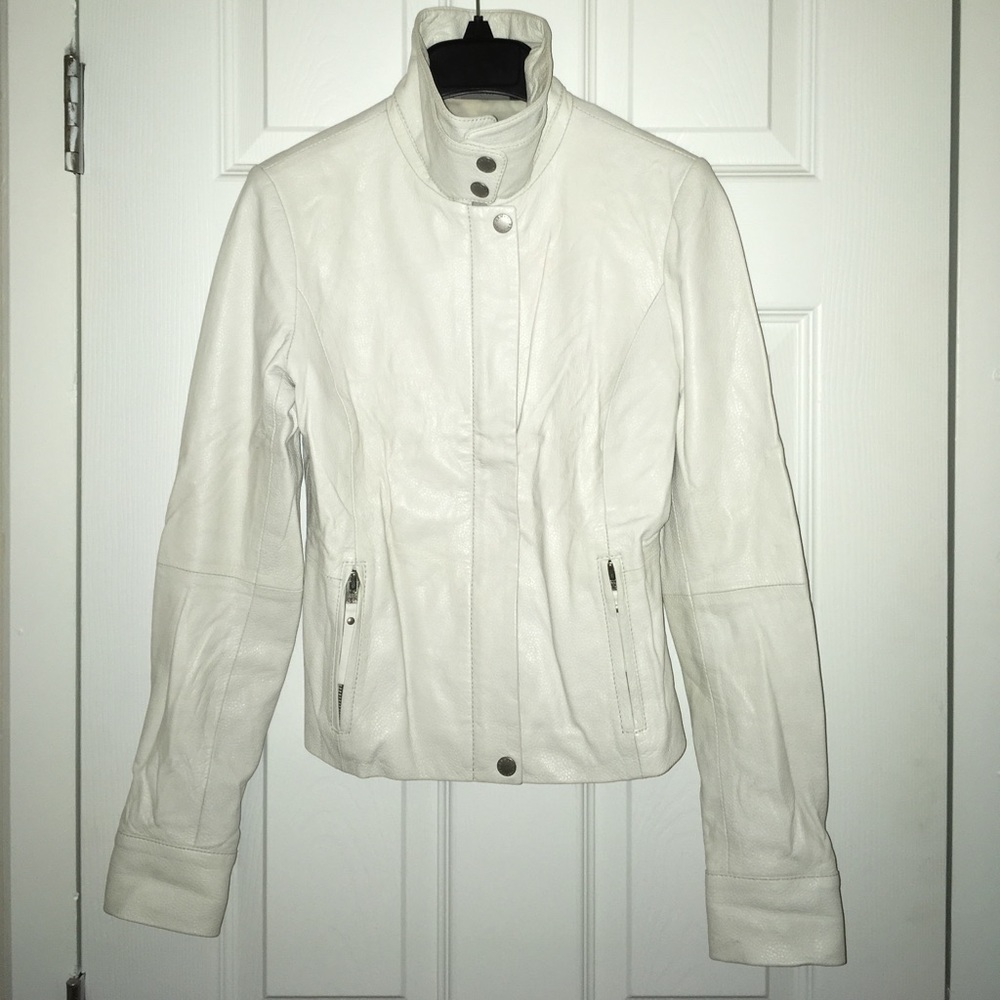 SALE 🎉Armani Exchange white pebbled soft leather - Picture 1 of 6