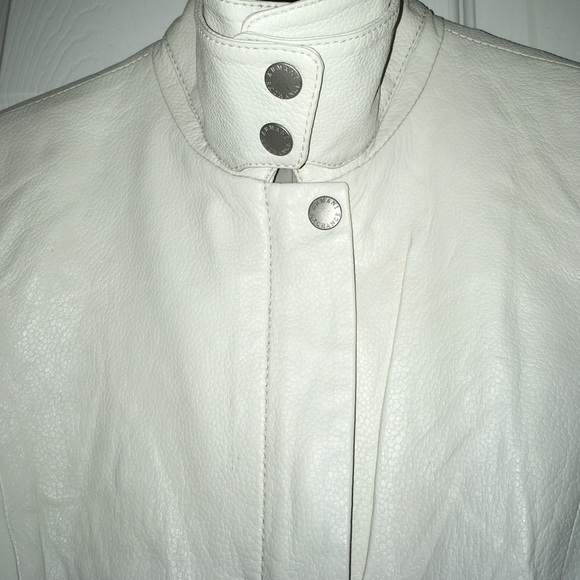 SALE 🎉Armani Exchange white pebbled soft leather - Picture 2 of 6