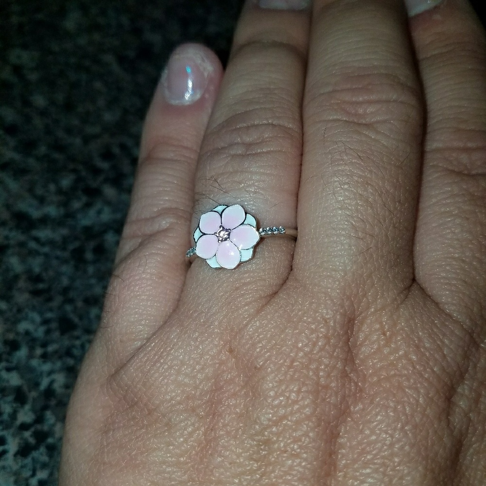 Beautiful brand new Pandora ring size 8