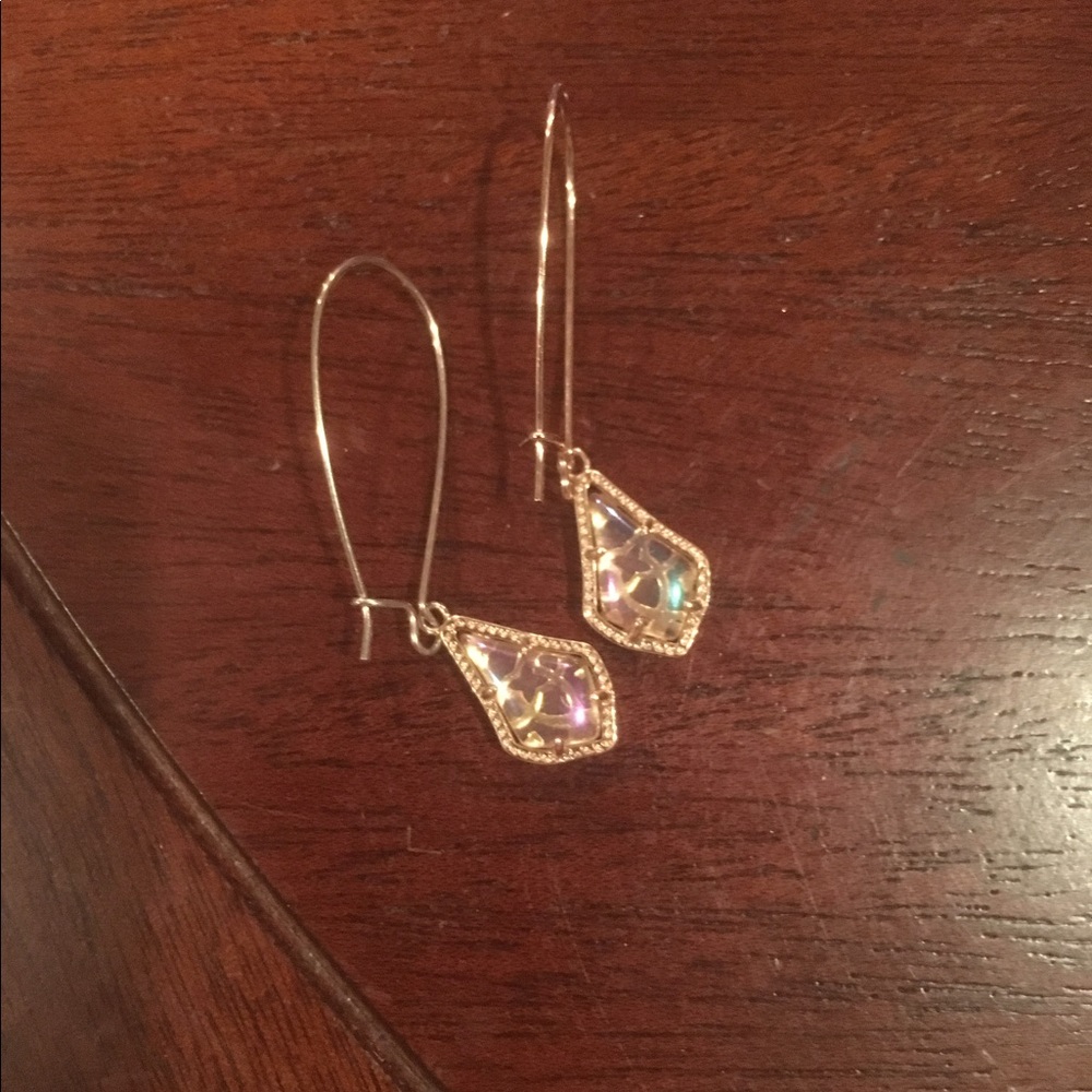 Kendra Scott dangle earrings!