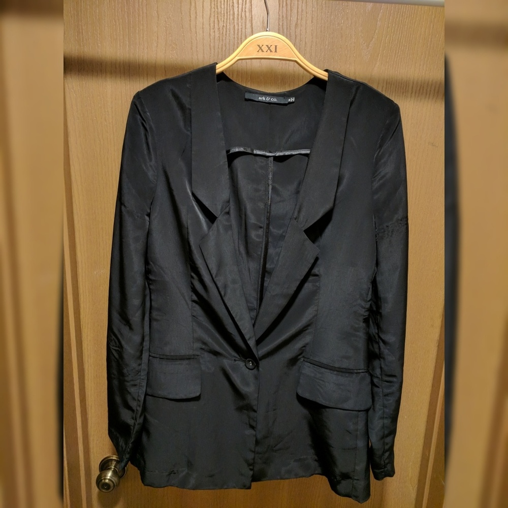 NWOT Ark & Co lightweight black blazer size medium