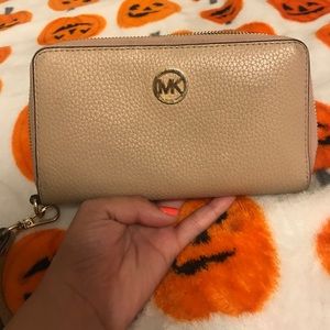 Biege Michael Kors Wallet LAST PRICE DROP
