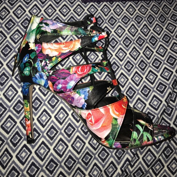 Heels - Picture 2 of 3