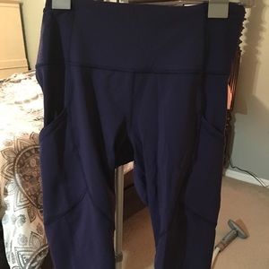 🔥💕LULULEMON CROP PANTS LIKE NEW 💕🔥