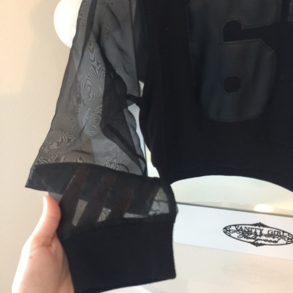 Forever 21 Black Crop Sweater - Picture 3 of 4