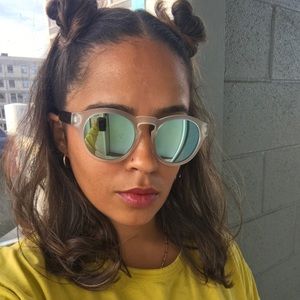 Meet your Posher, Laiza