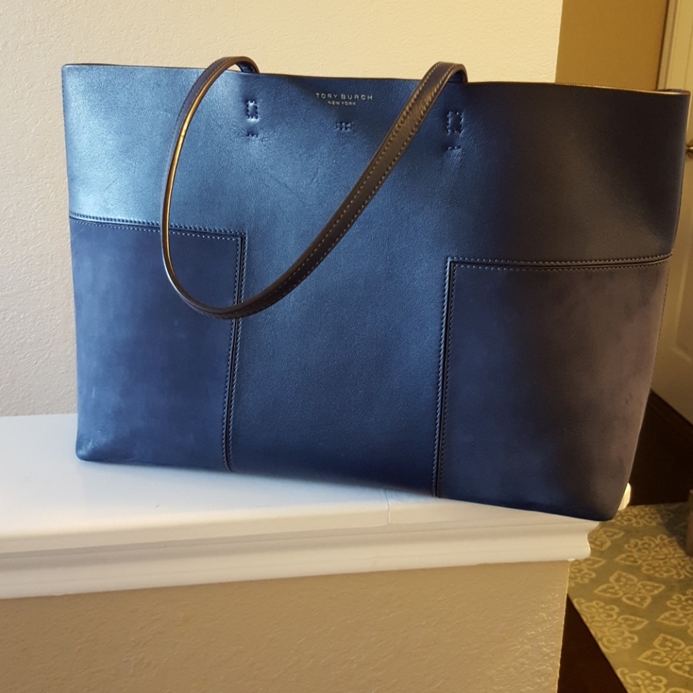 Tory burch Navy block T