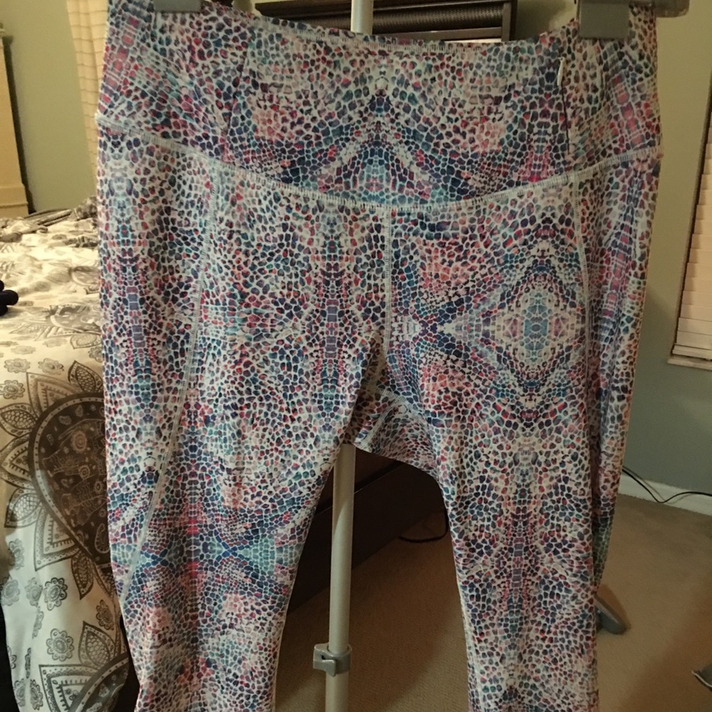 🌸🔥CALIA BY CARRIE UNDERWOOD CROP PANTS🔥🌸